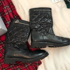 ❄️❄️SOLD❄️🎄Chanel Black Combat Quilted Boots